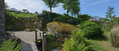 Cottage | Property grounds