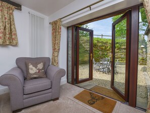 Cottage | Interior - Buster Barn (Yelverton)