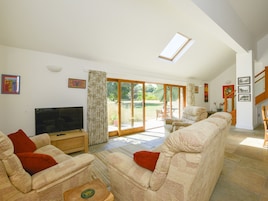 Cottage | Living room | TV, DVD player