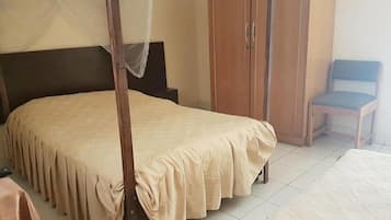 行政双人房 | 办公桌、免费 WiFi、床单