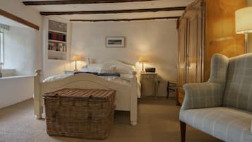 Cottage | 2 bedrooms, individually decorated, individually furnished, free WiFi