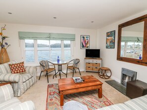 Cottage | Interior - Pier Cottage (Truro)