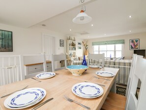 Cottage | Private kitchen | Microwave, stovetop, dishwasher, cookware/dishes/utensils - Pier Cottage (Truro)
