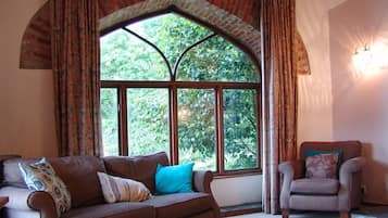 Cottage | Interior