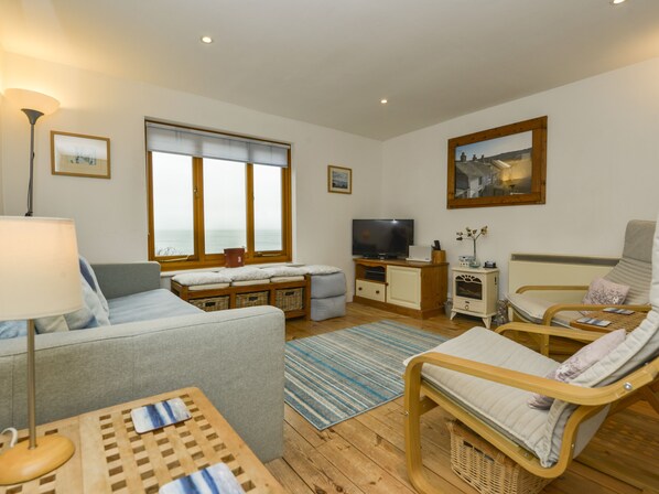 Cottage | Living room | TV, DVD player
