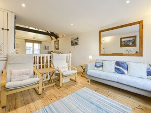 Cottage | 2 bedrooms, individually decorated, individually furnished, free WiFi - Chough Cottage (Torpoint)