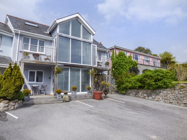 Cottage | Façade de l’hébergement