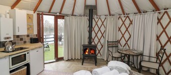 The Lakeside Yurt