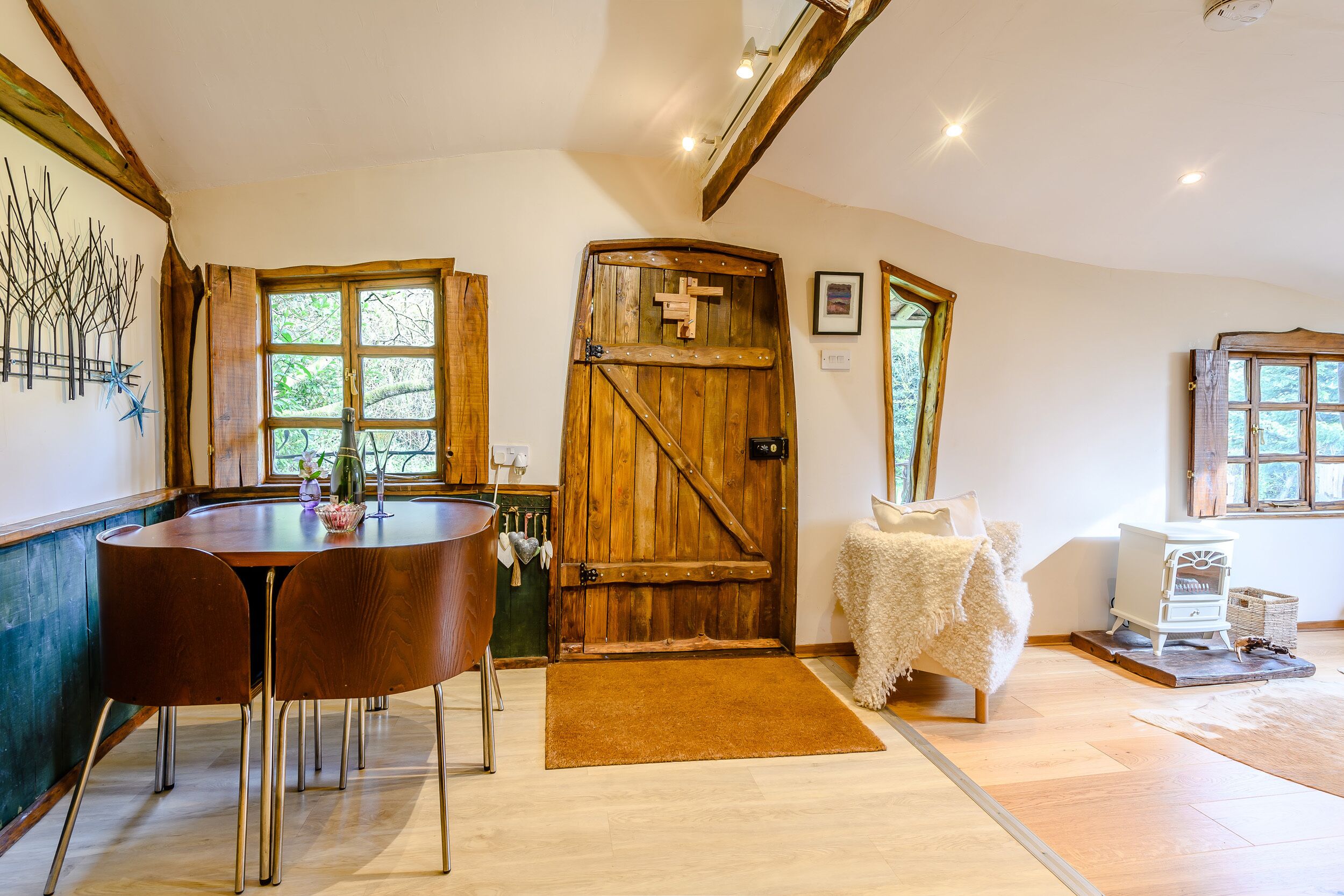 คอทเทจ | ภายใน