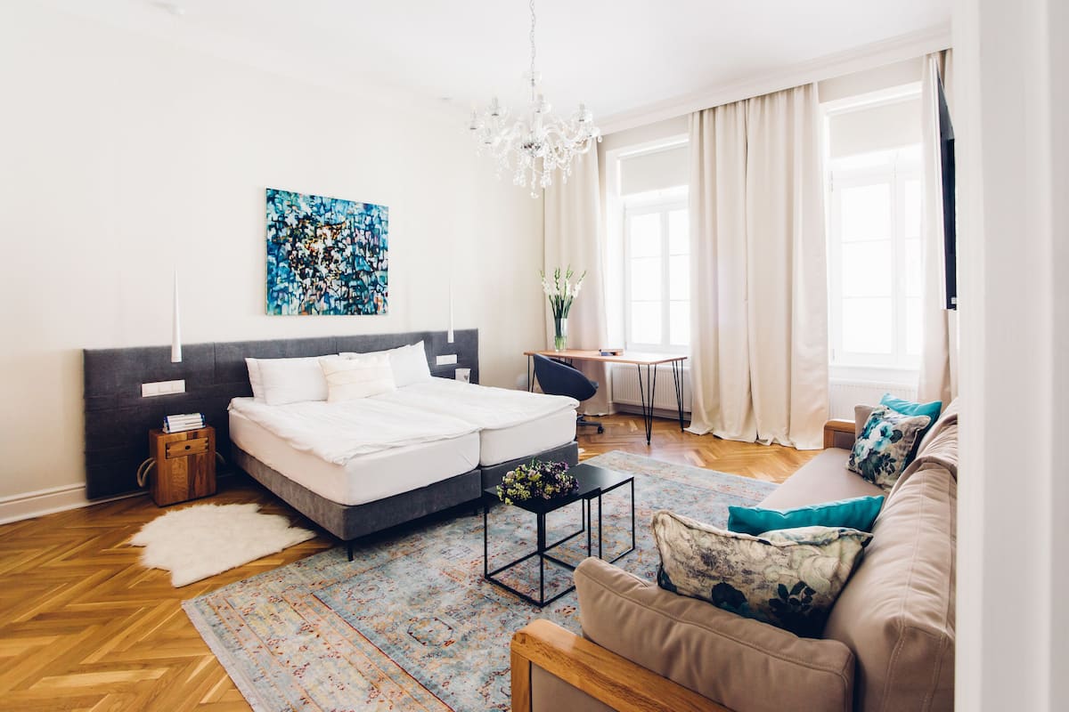 Grand-Doppelzimmer | Minibar, Verdunkelungsvorhänge, Bügeleisen/Bügelbrett