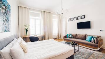 Grand-Doppelzimmer | Minibar, individuell dekoriert, individuell eingerichtet