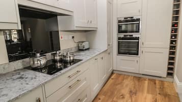 Cottage | Interior