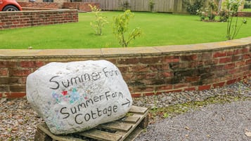 Cottage | Property grounds