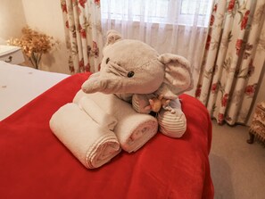 Cottage | 2 bedrooms, individually decorated, individually furnished, free WiFi - The Lodge (Attleborough)