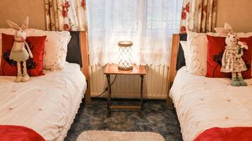 2 phòng ngủ, trang trí khác biệt