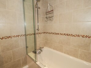 Cottage | Bathroom | Shower, hair dryer - Fishermans Cottage (Conwy)