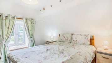 Cottage | 1 bedroom, individually decorated, individually furnished, free WiFi