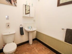 Cottage | Bathroom | Shower - Cambridge Lodge (Matlock)