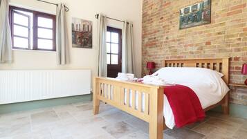 Cottage | 1 bedroom, individually decorated, individually furnished, free WiFi