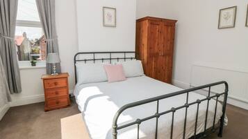 3 habitaciones, decoración personalizada y muebles diferentes