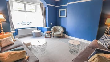 Cottage | Living room | TV