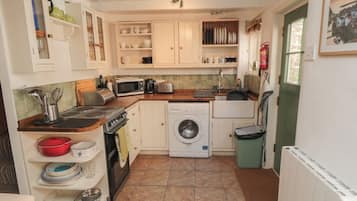 Cookware/dishes/utensils