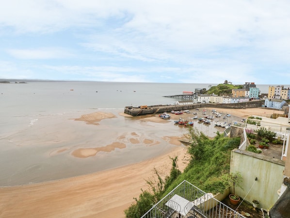 Cottage | Interior - Apartment 2 (Tenby)