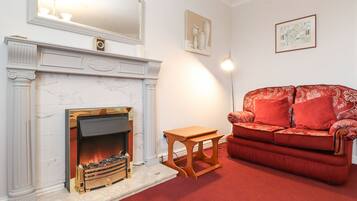 Cottage | Living area | TV