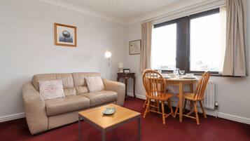 Cottage | Living area | TV