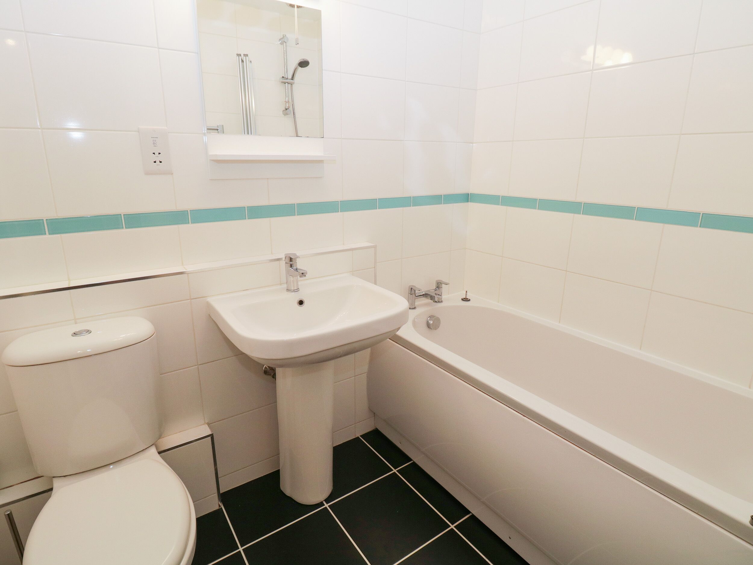 Ferienhaus | Badezimmer | Dusche, Haartrockner