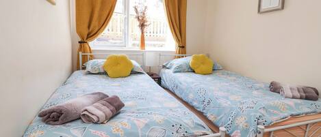 Cottage | 2 bedrooms, individually decorated, individually furnished, free WiFi
