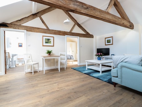 Cottage | Living room | TV