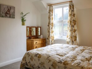 Cottage | 2 bedrooms, individually decorated, individually furnished, free WiFi - 17 Riverside (Stoke-on-Trent)