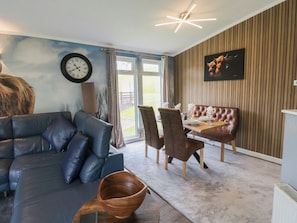 Cottage | Living area - 16 Badgers Retreat (Richmond)