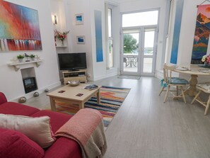 Cottage | Living area | TV, DVD player - Beachcomber (Marazion)