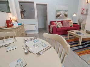 Cottage | Coin séjour | Télévision, lecteur de DVD