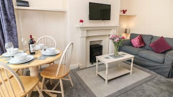 Cottage | Living room | TV