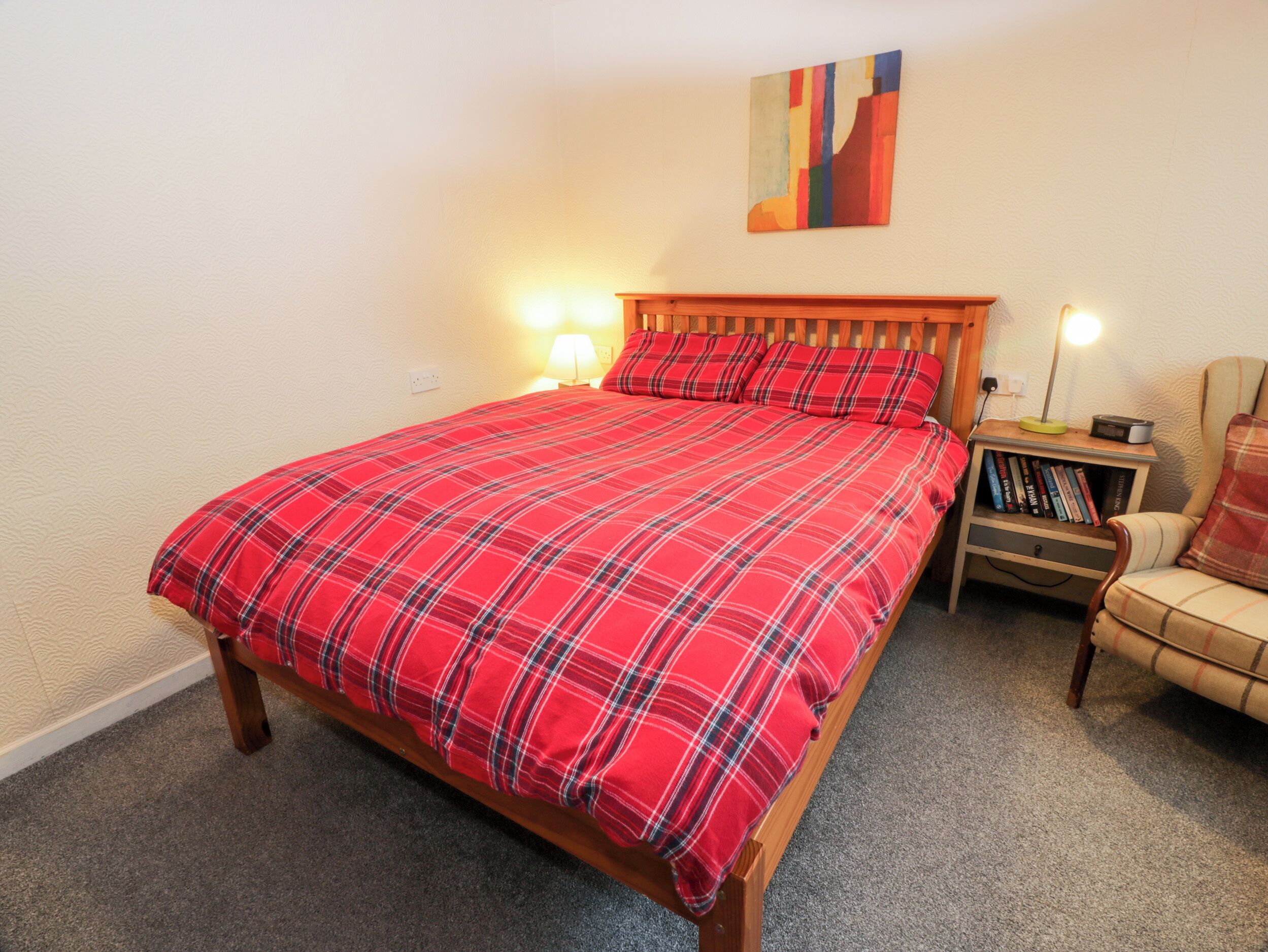 2 bedrooms, individually decorated, individually furnished, free WiFi