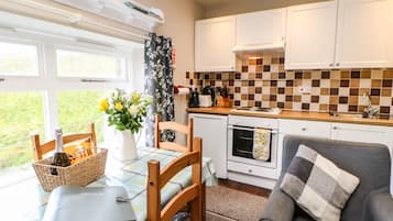 Ferienhaus | Eigene Küche | Kühlschrank, Kochgeschirr/Geschirr/Besteck