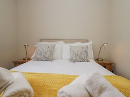 2 habitaciones, decoración personalizada y muebles diferentes 