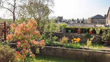 Cottage | Property grounds