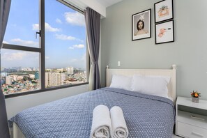 Apartment, 3 Bedrooms | Desk, iron/ironing board, rollaway beds, free WiFi - MT Rivergate (Ho Chi Minh City)