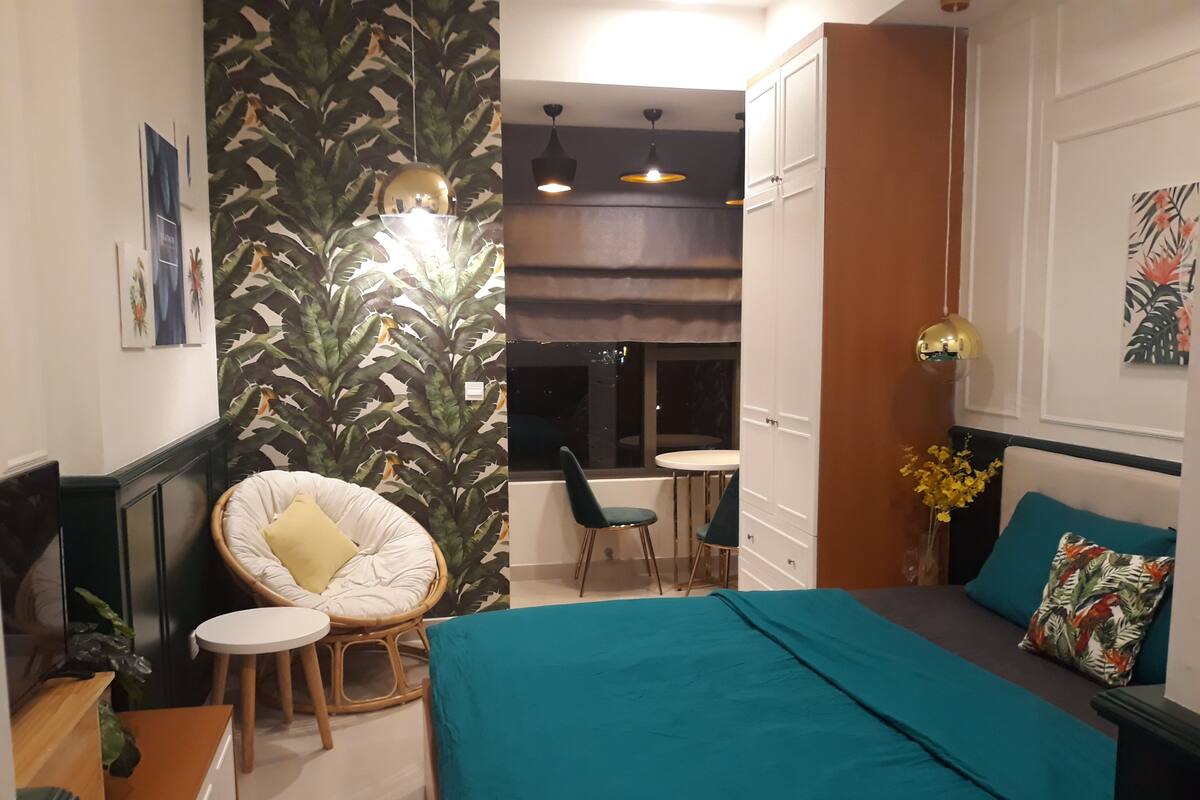 Apartment, 1 Bedroom | Desk, iron/ironing board, rollaway beds, free WiFi