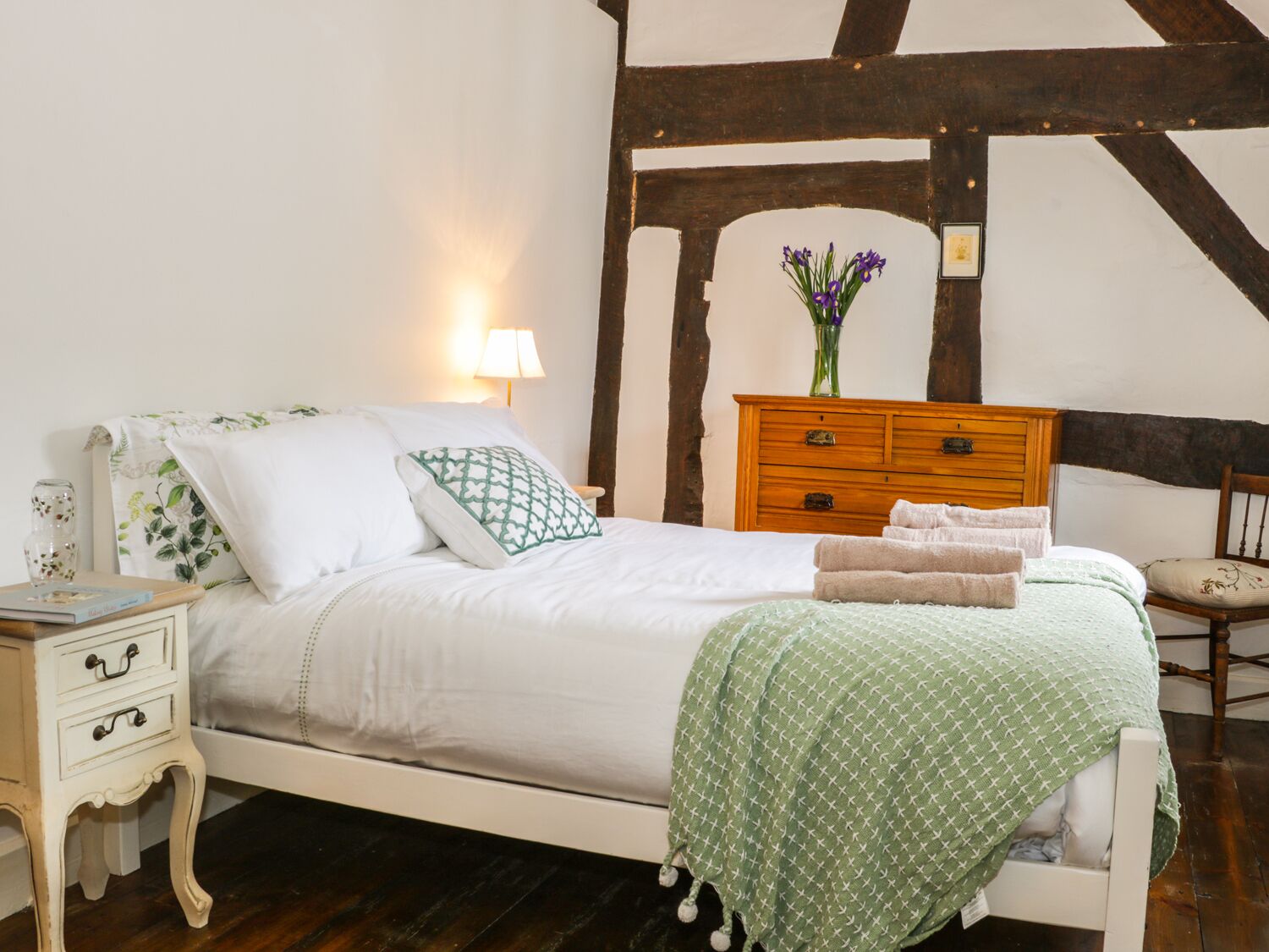 Cottage | 2 bedrooms, individually decorated, individually furnished, free WiFi