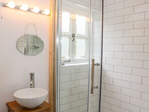 Cottage | Bathroom | Shower - Fern House (Craven Arms)