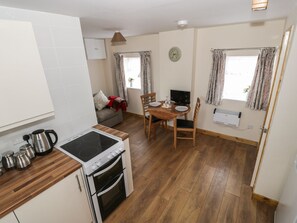 1 bedroom, individually decorated, individually furnished, free WiFi