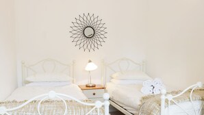 Cottage | Interior - Acorn Cottage 1 (Shrewsbury)