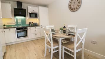 Cottage | Dining