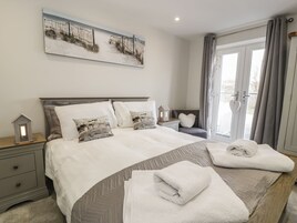 Casa de campo | 2 dormitorios, decoración individual, mobiliario individual