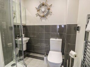 Cottage | Bathroom | Shower - 6 Bay View (Tyn-y-Gongl)